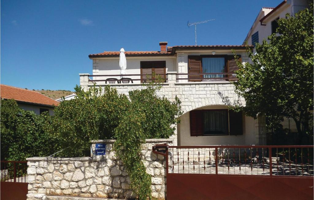 Three-Bedroom Apartment In Sibenik