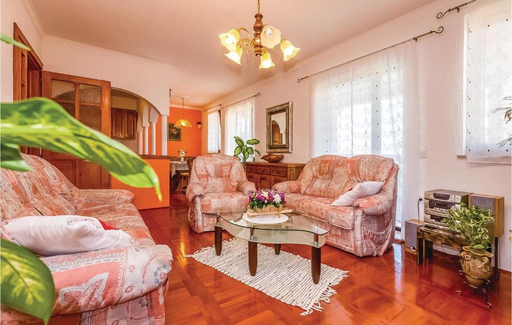 Posedenie v ubytovaní Beautiful Apartment In Crikvenica