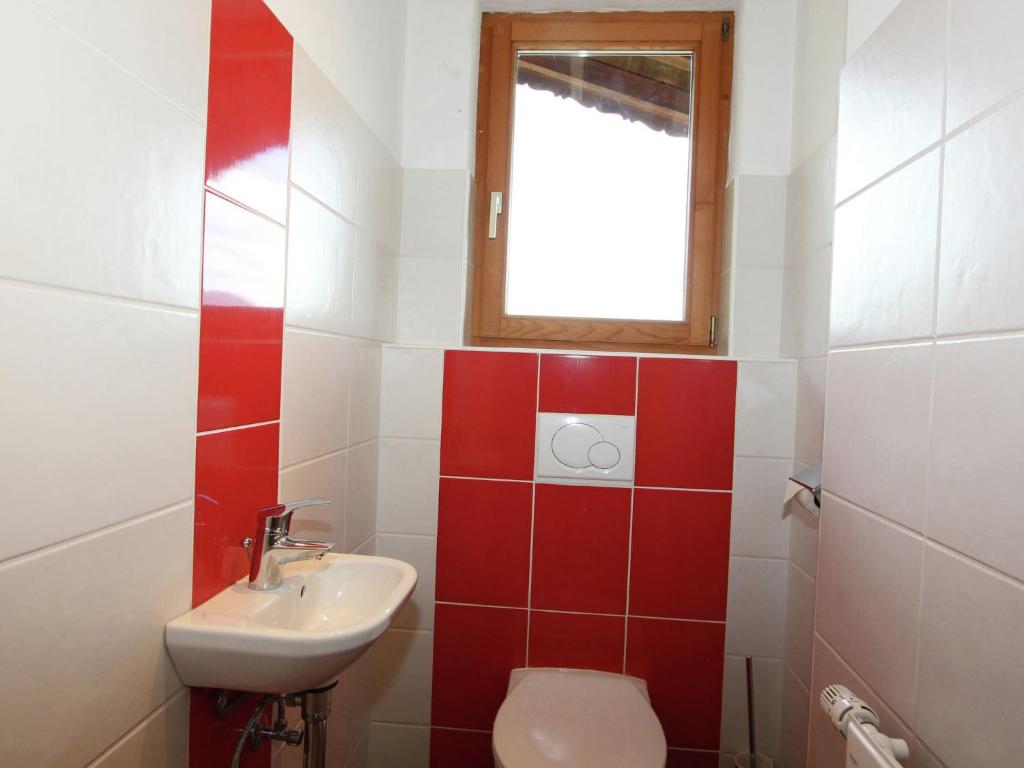Kúpeľňa v ubytovaní Apartment in Fügenberg near Ski Slopes