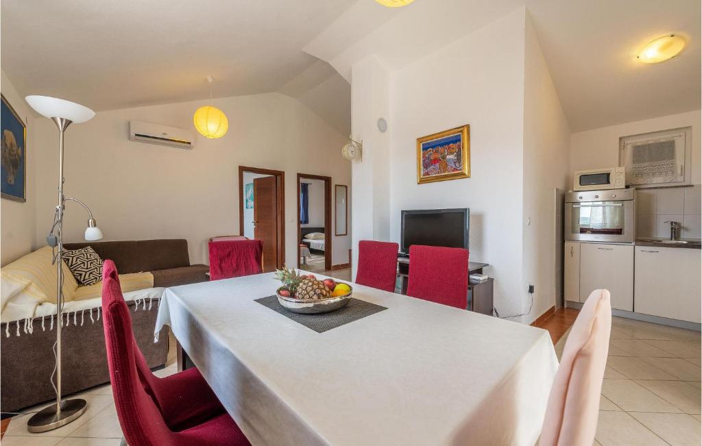Televízia a/alebo spoločenská miestnosť v ubytovaní Apartment Sibenska Vi