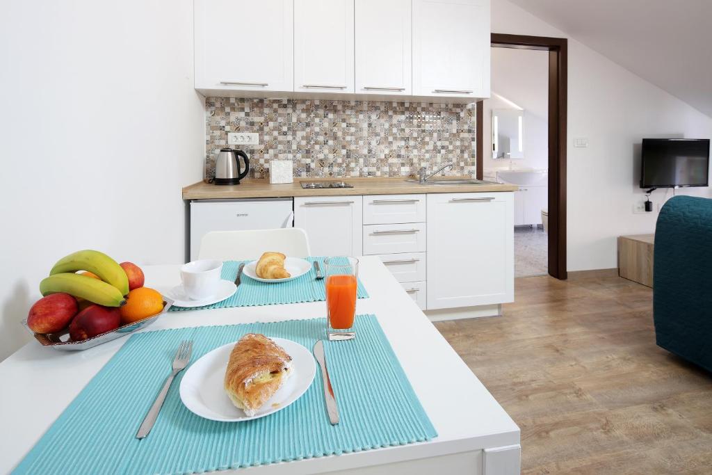Kuchyňa alebo kuchynka v ubytovaní Centrally located studio apartment Seagull