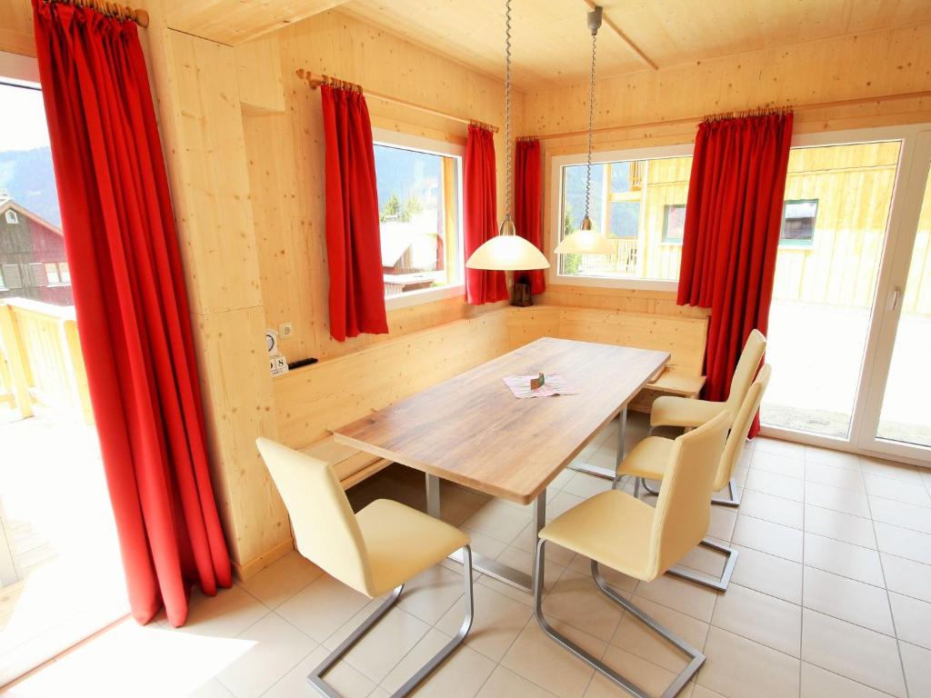 Fotografia z galérie ubytovania Nice chalet in Hohentauern Styria with sauna v destinácii Hohentauern