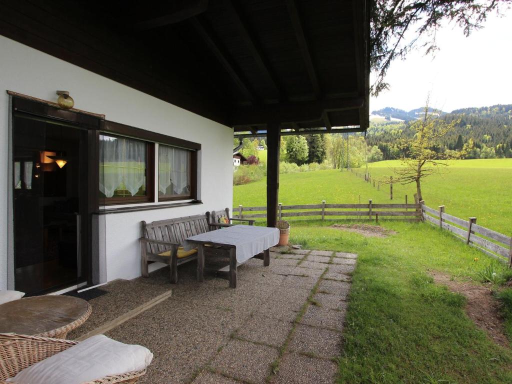 Vonkajšia záhrada v ubytovaní Spacious holiday home near the ski area