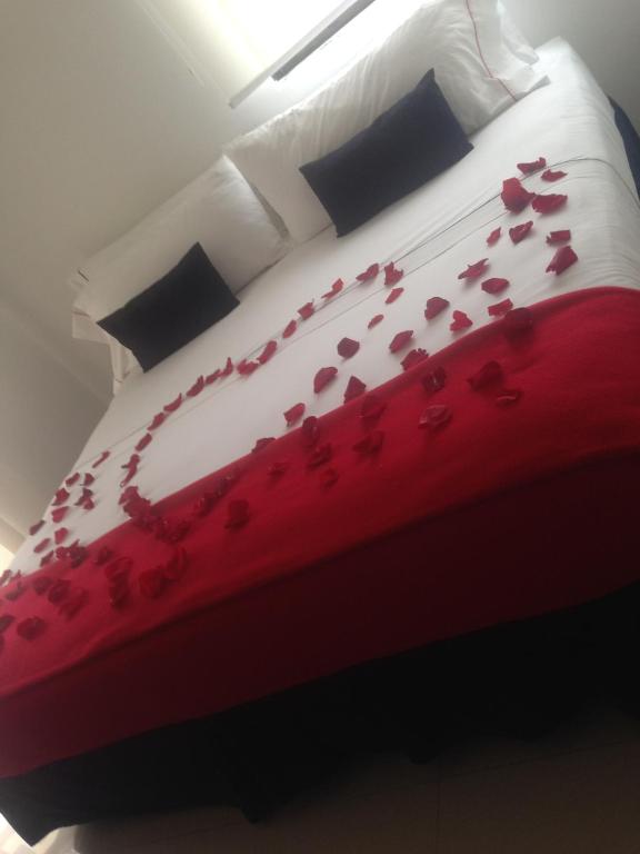 Postel nebo postele na pokoji v ubytování Zalmedina Hotel
