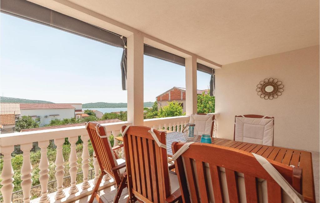 Two-Bedroom Apartment In Pirovac - Housity