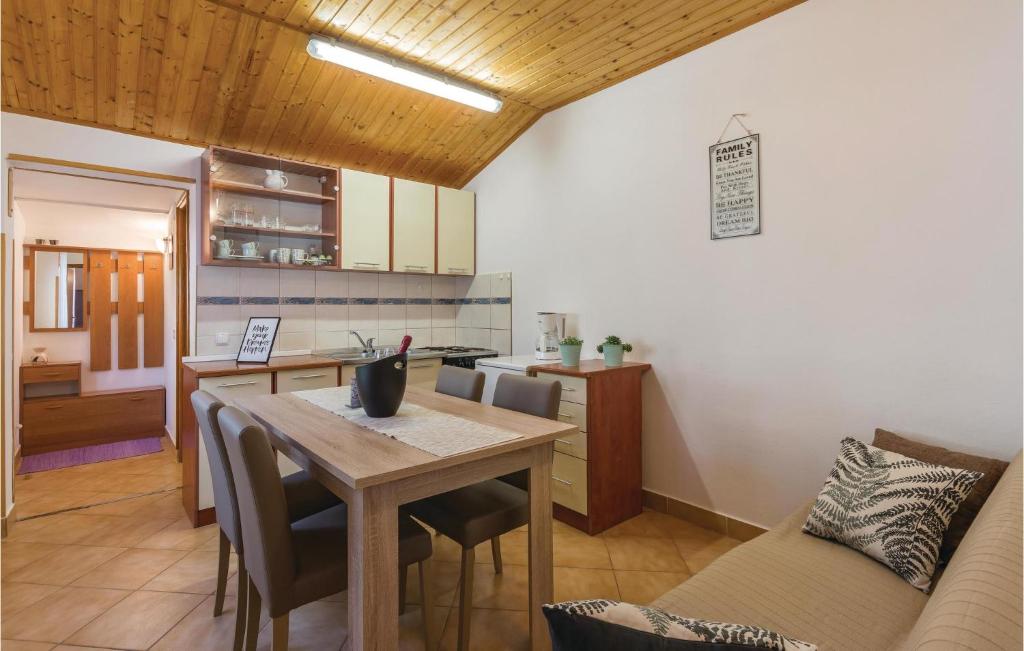 One-Bedroom Apartment In Fazana