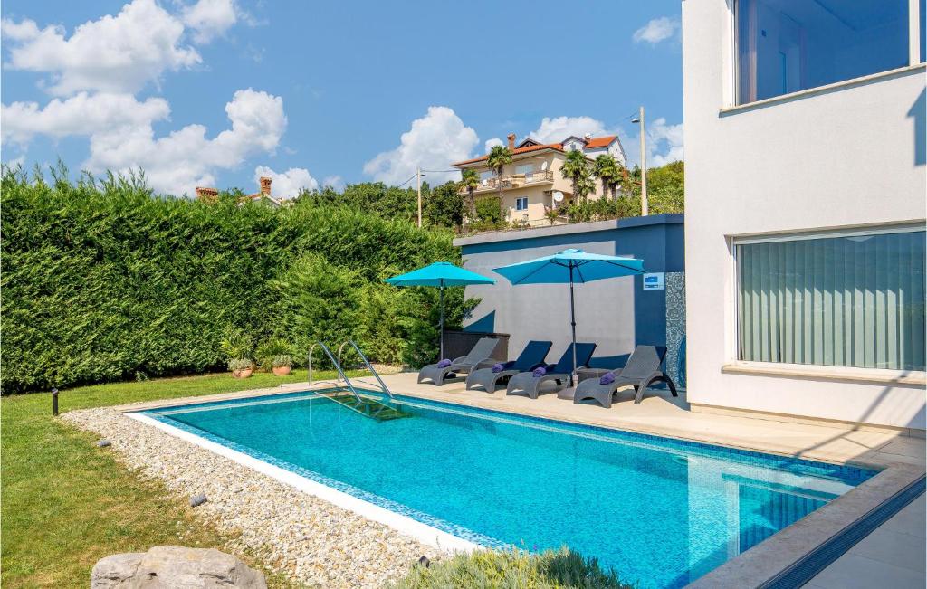 Baseinas apgyvendinimo &#x12F;staigoje Stunning Home In Rijeka With Private Swimming Pool, Can Be Inside Or Outside arba netoliese