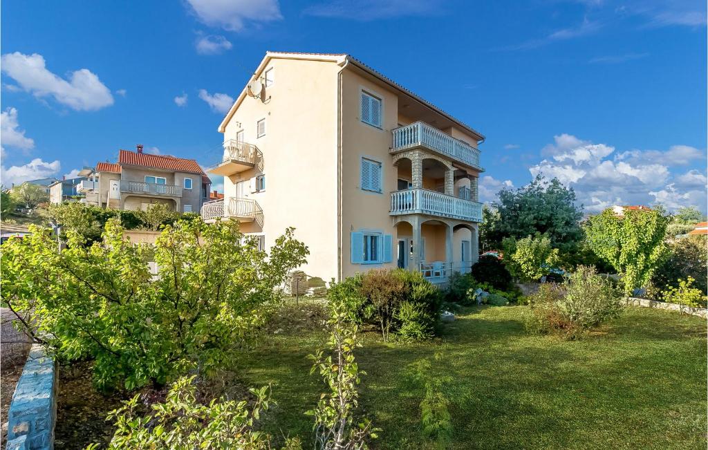 Zahrada ubytování 1 Bedroom Gorgeous Apartment In Kornic