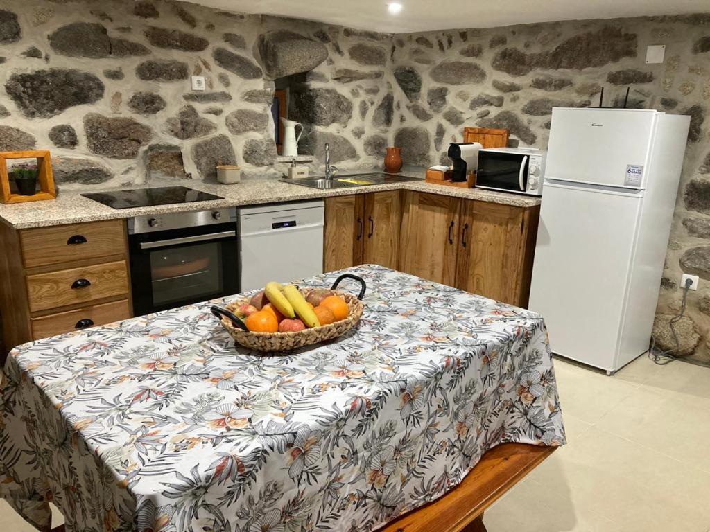 مطبخ أو مطبخ صغير في BezerreiraComVida-O refúgio do monte