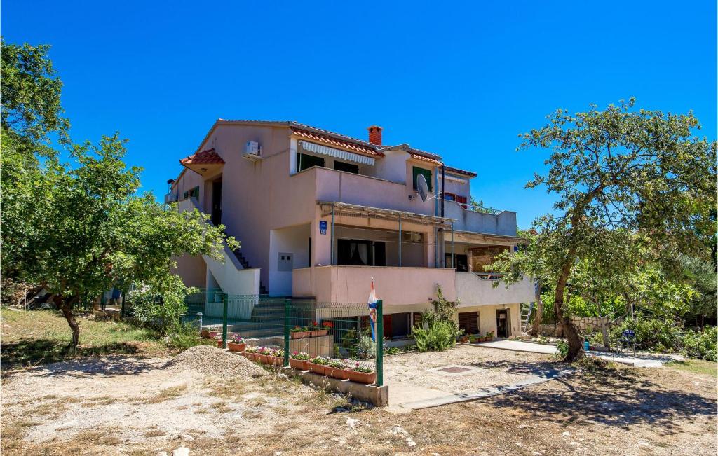Stunning Apartment In Potocnica