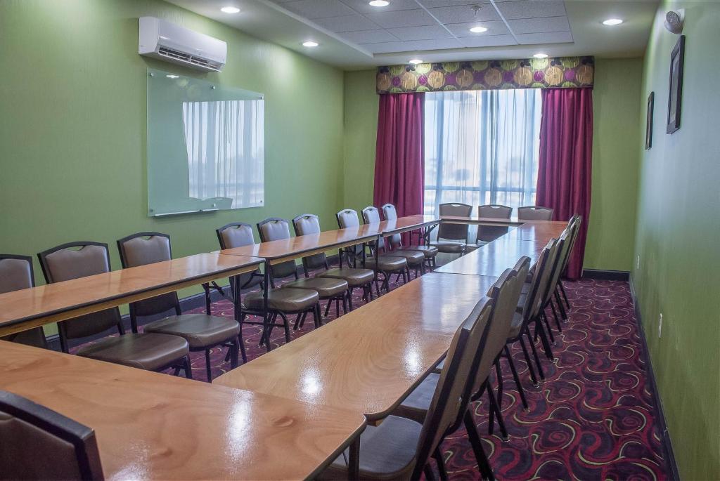 Comfort Inn & Suites Artesia photo