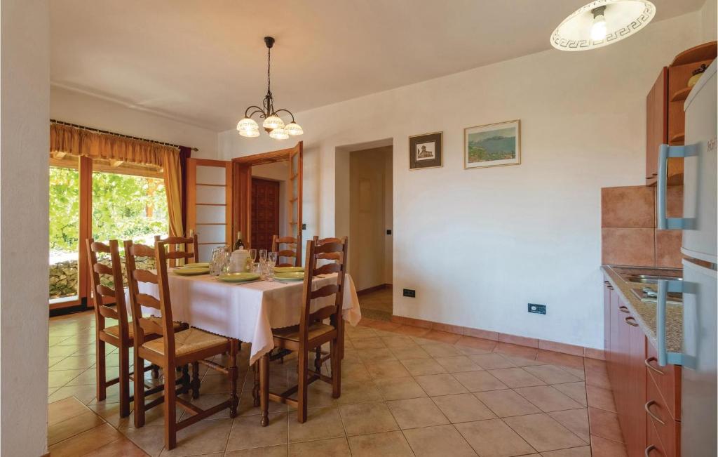 Zdjęcie z galerii obiektu Holiday Home Klarinska Br, Iv w mieście Preko