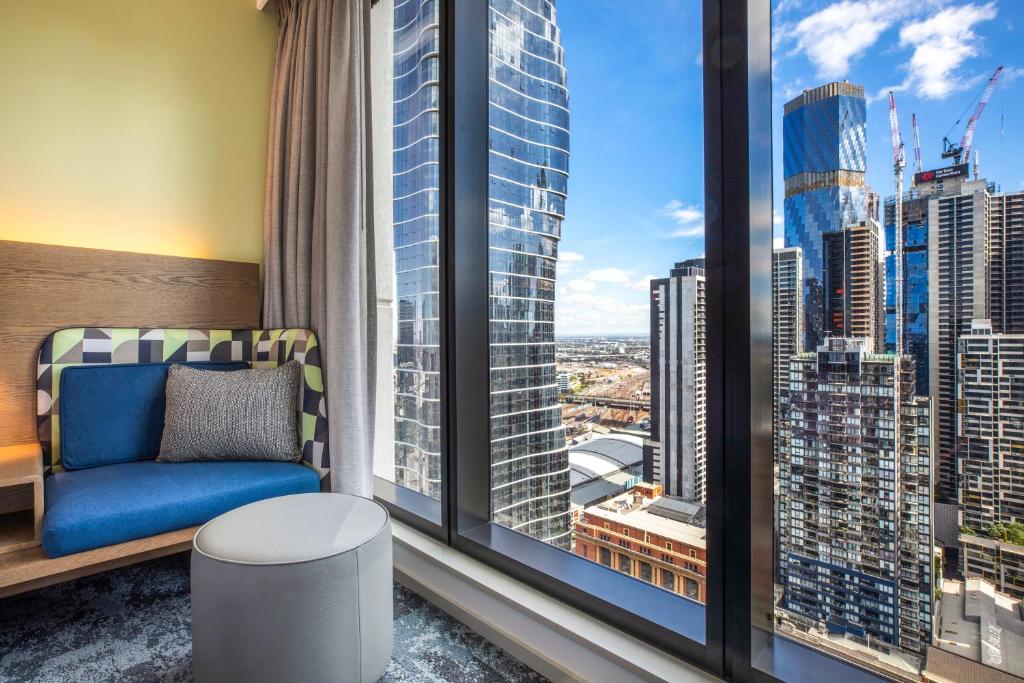 Holiday Inn Express Melbourne Little Collins by IHG - Resim 37