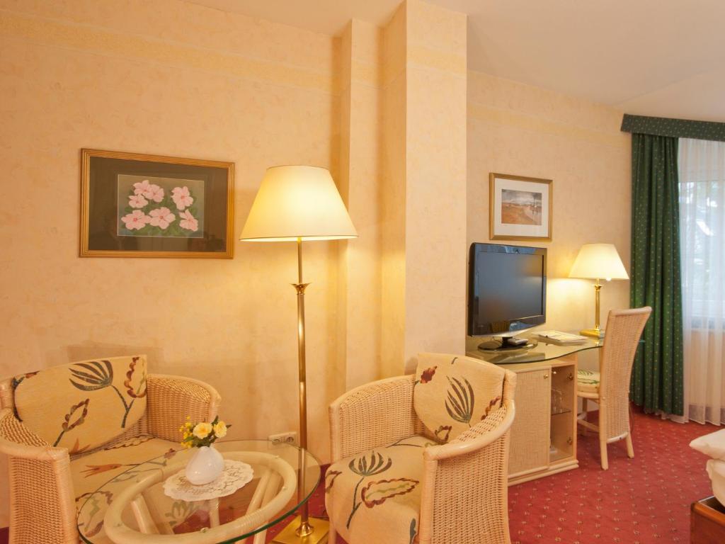 TV a/nebo společenská místnost v ubytování Park-Hotel