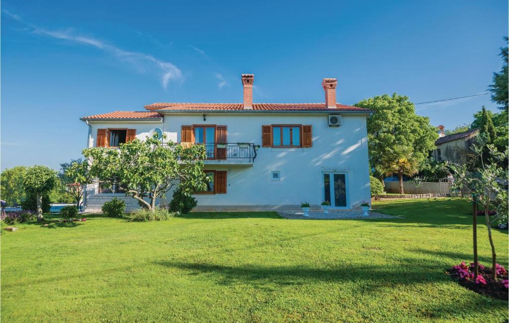 Vonkajšia záhrada v ubytovaní Nice Apartment In Krk With Wifi