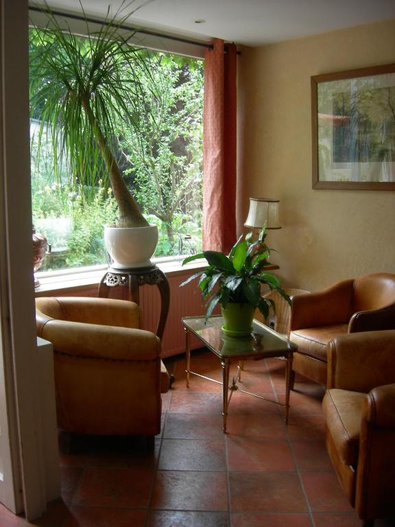 Lobbyen eller receptionen p&aring; Cit&#39;Hotel Avallon Vauban