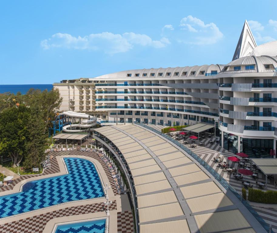 Bazén v ubytování Botanik Platinum Hotel nebo v jeho okolí