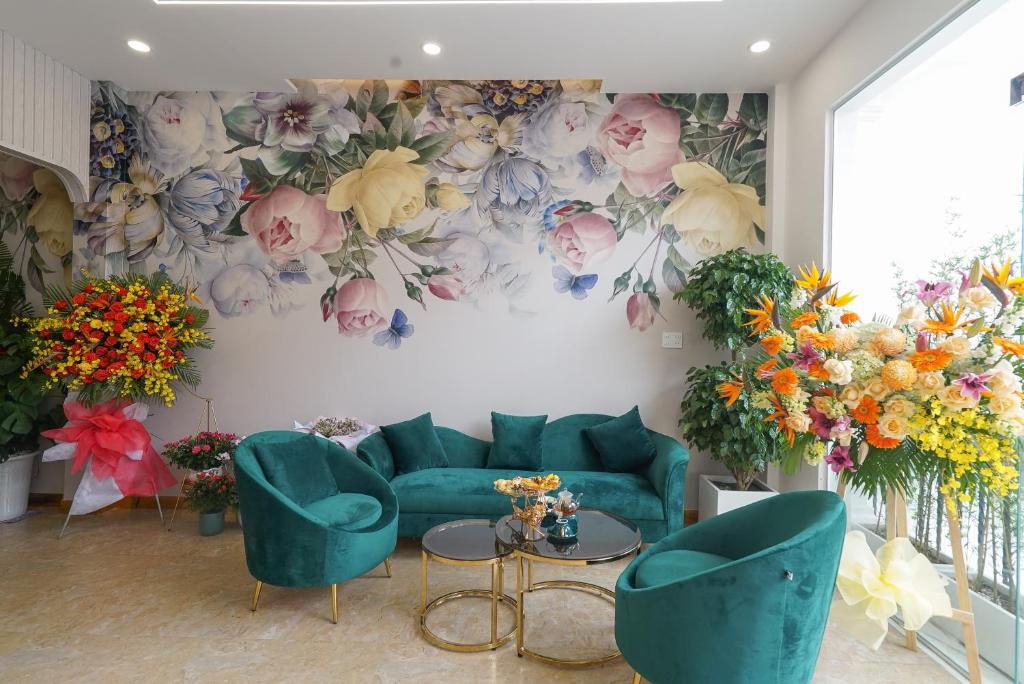 CHÍCH BÔNG'S HOUSE