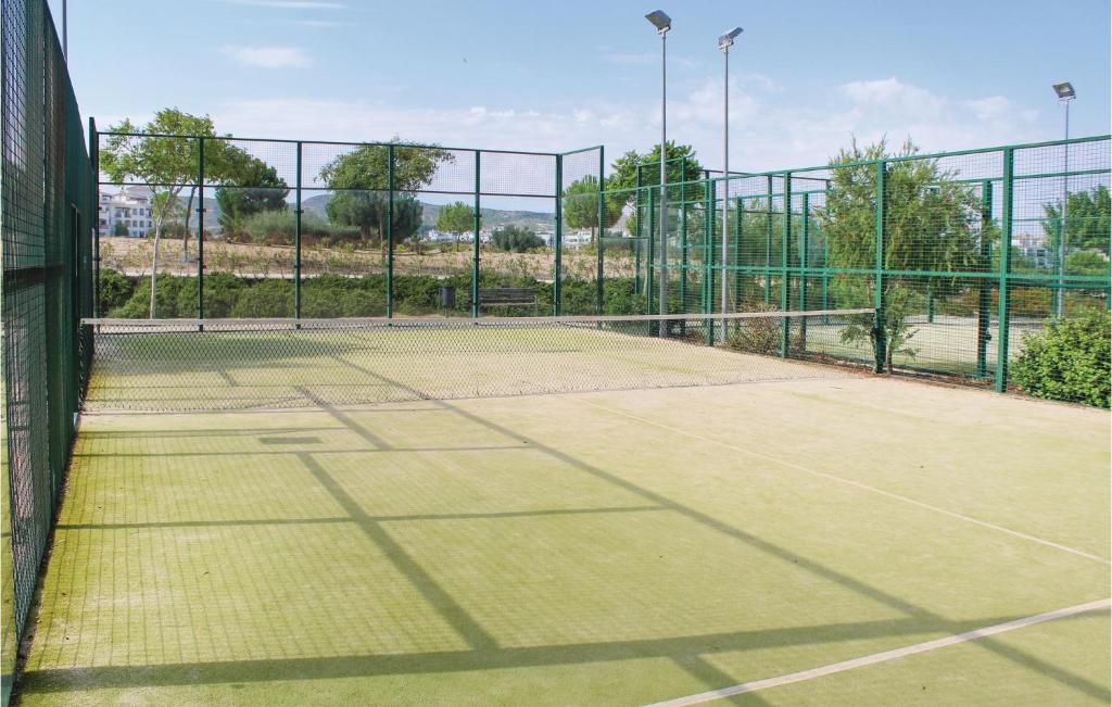 Tennis and/or squash facilities at Hacienda Riquelme or nearby