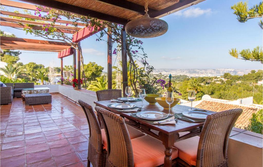 Balkón alebo terasa v ubytovaní 3 Bedroom Pet Friendly Home In Trencall