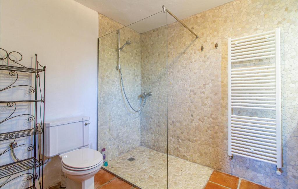 Kúpeľňa v ubytovaní 3 Bedroom Pet Friendly Home In Trencall