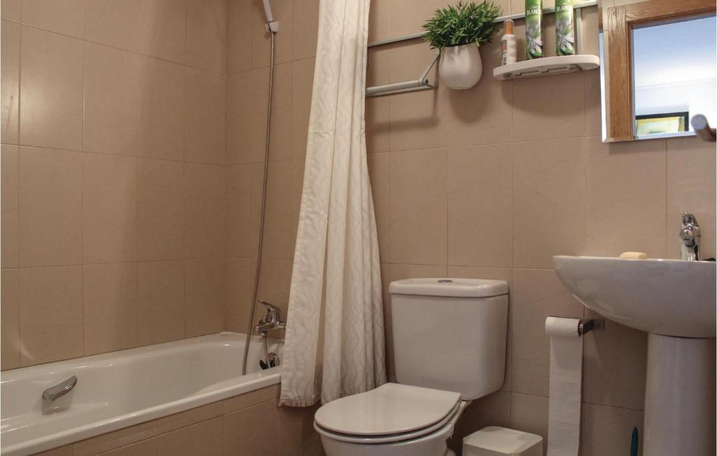 Koupelna v ubytování 2 Bedroom Cozy Home In Torre-Pacheco