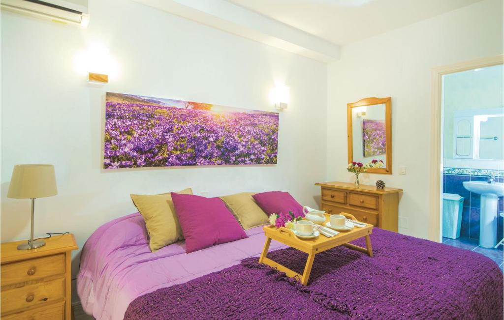 Posteľ alebo postele v izbe v ubytovaní Gorgeous Home In Benalmádena With Wifi