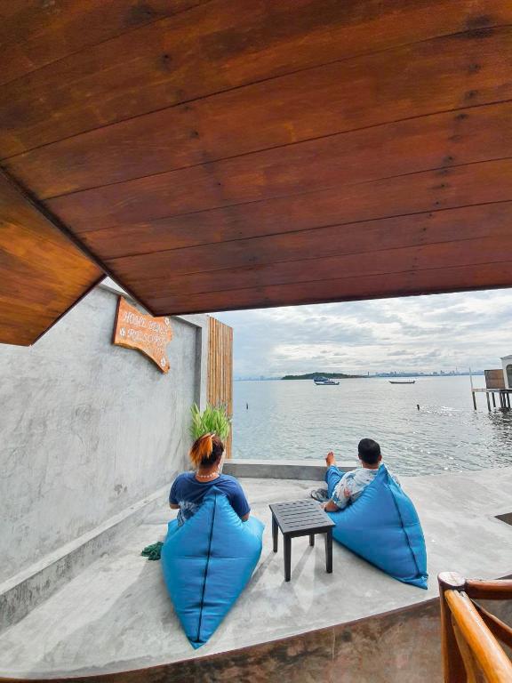 Posezení v ubytování Homebeach Resort เกาะล้าน