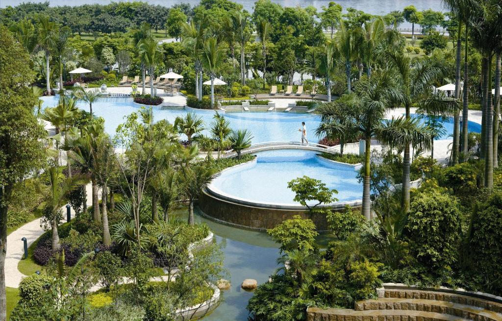 an overhead view of a pool at a resort at Shangri-La Guangzhou in Guangzhou