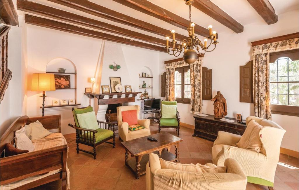 A seating area at Cozy Home In Tossa De Mar With Wifi