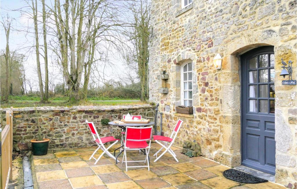 Nice Home In Auxais With Kitchenette - Maison De Vacances De Deux Chambres