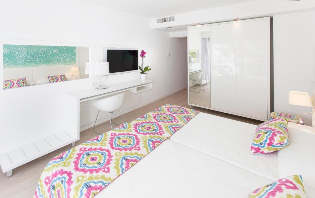 Grupotel Ibiza Beach Resort - Adults Only, Portinatx ...