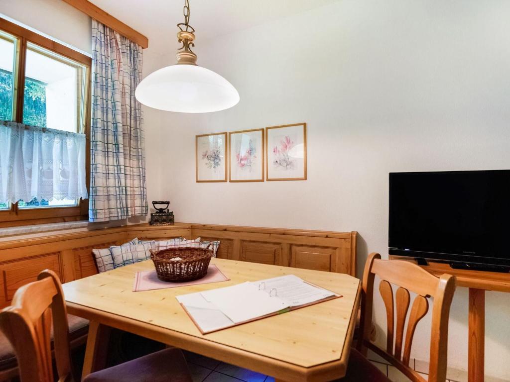 TV a/nebo společenská místnost v ubytování Ferienwohnung am Felsennest Berchtesgadener Land