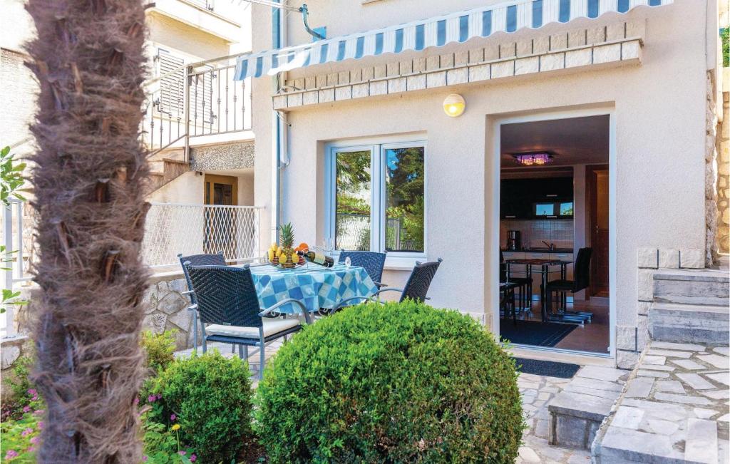 Χώρος καθιστικού στο 1 Bedroom Cozy Apartment In Selce