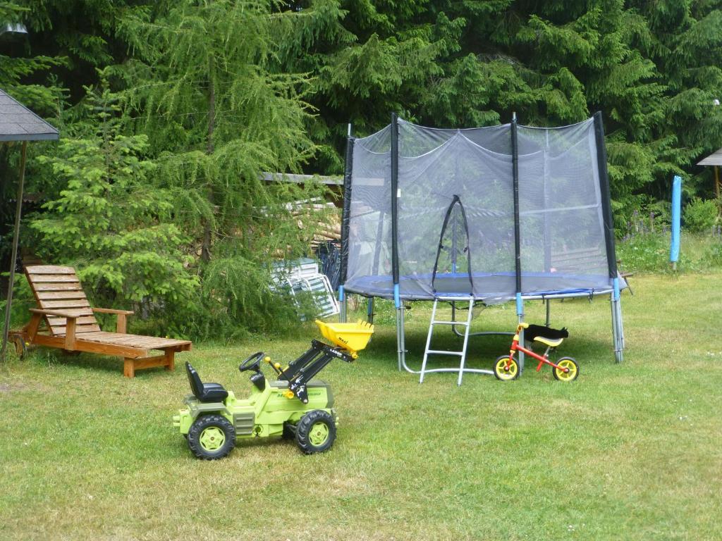Zahrada ubytování Holiday Home in Jägersgrün with Sauna