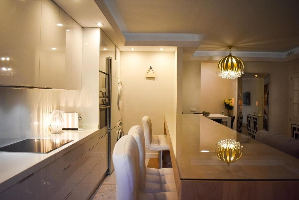 Posezení v ubytování Marbella playa Residencial con piscina