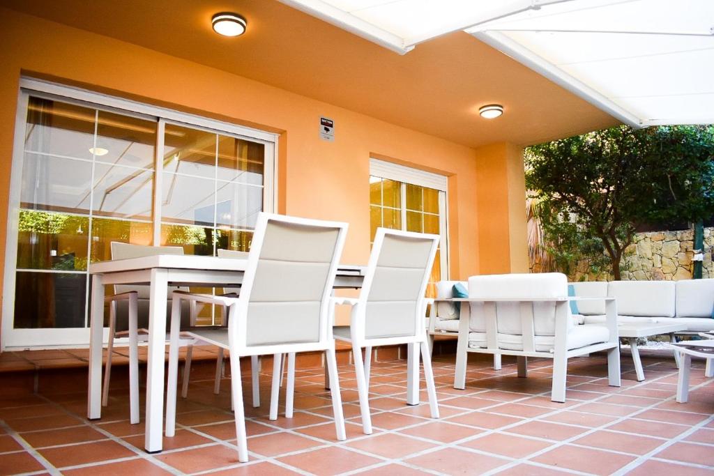 Patio nebo venkovní prostory v ubytování Marbella playa Residencial con piscina