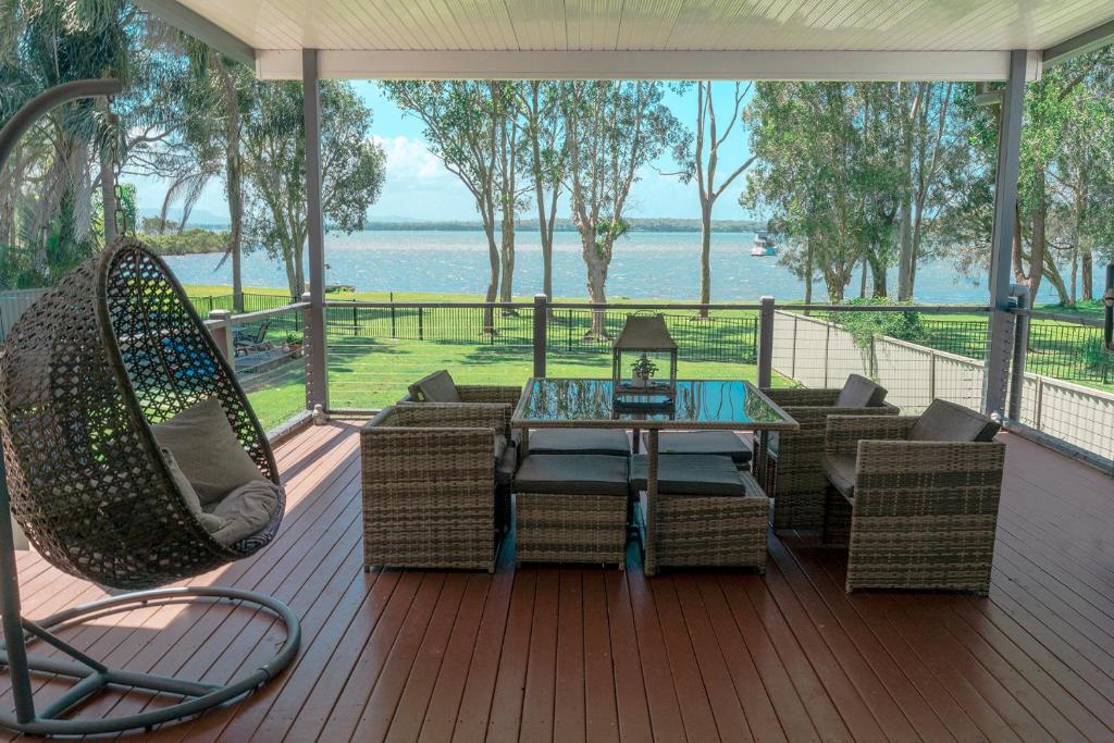Getaway Lakefront Environmental House on Lake Macquarie with Water View, Lake Munmorah