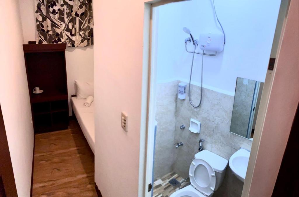 Koupelna v ubytování Kampotel Davao