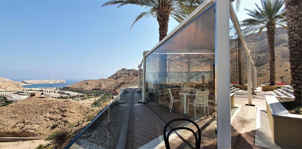 ONE Elegant 2BHK Apartment in Muscat Bay - Wohnung Mit Zwei Schlafzimmern Mit Mountain View