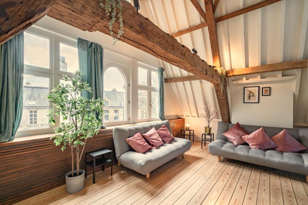 The Hendrik Square Residence - Duplex Apartment