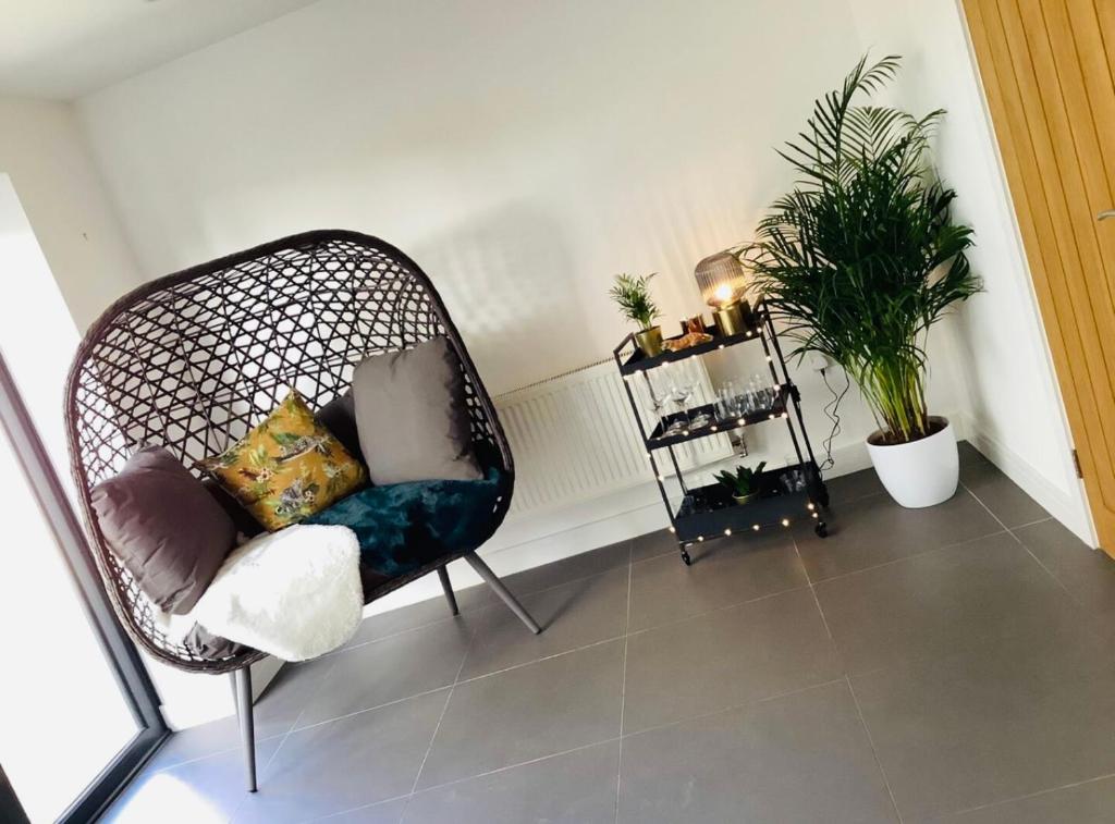 Granny's Cottage, Kingswood (updated prices 2024)