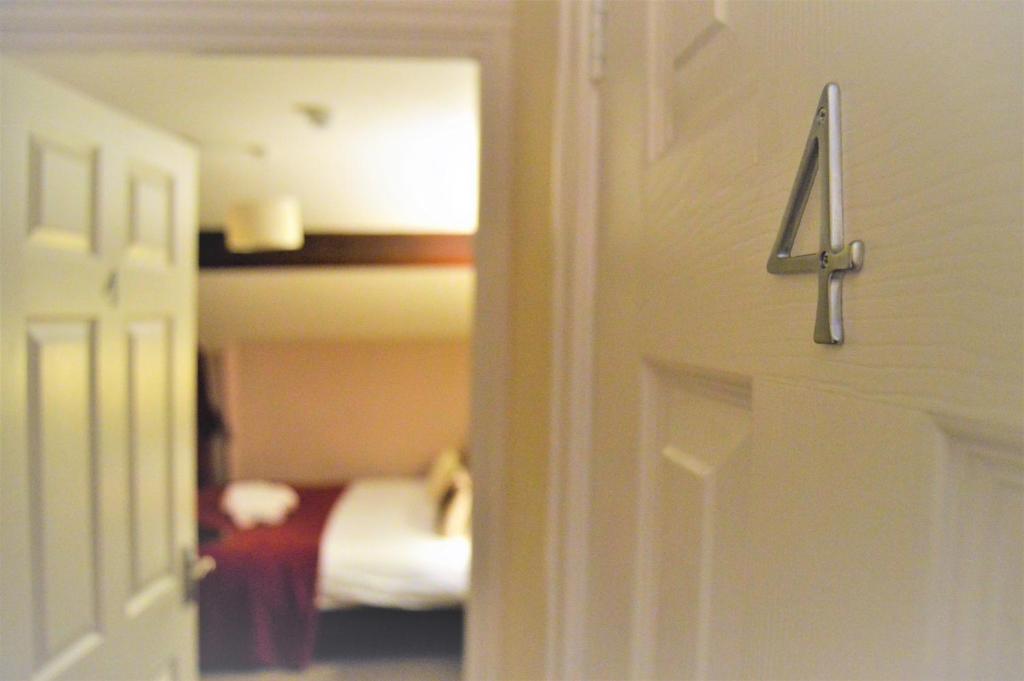 All Seasons Rest - Double Room With Private External Bathroom