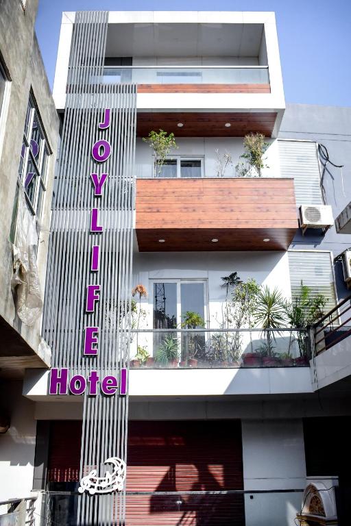Balkón nebo terasa v ubytování Hotel Joylife- Chottu Ram Chowk Rohtak Haryana