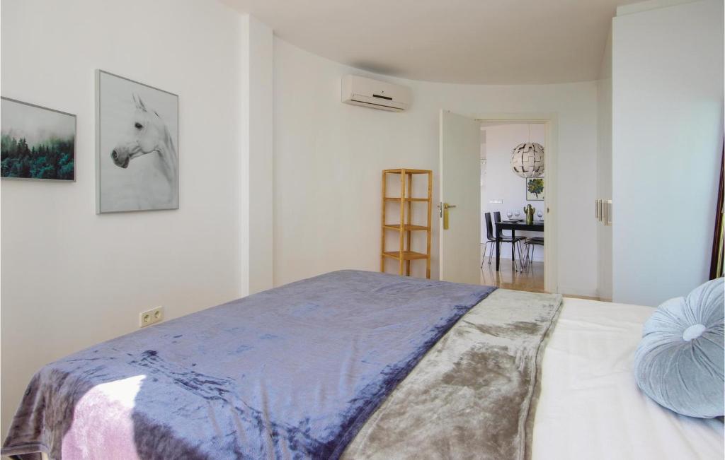 Postel nebo postele na pokoji v ubytování Sunny Apartment In Marbella