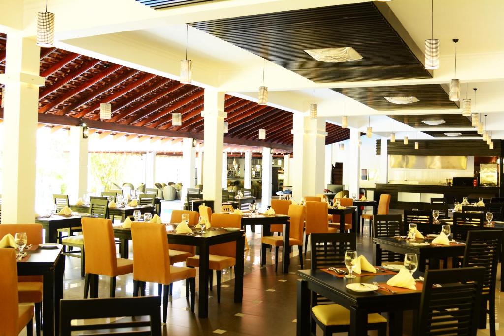 Restaurace v ubytování The Covanro Airport Hotel - Katunayake