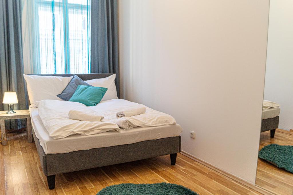 Posteľ alebo postele v izbe v ubytovaní Pleasant 3BR Shared Apartment- Ideal for Longstays