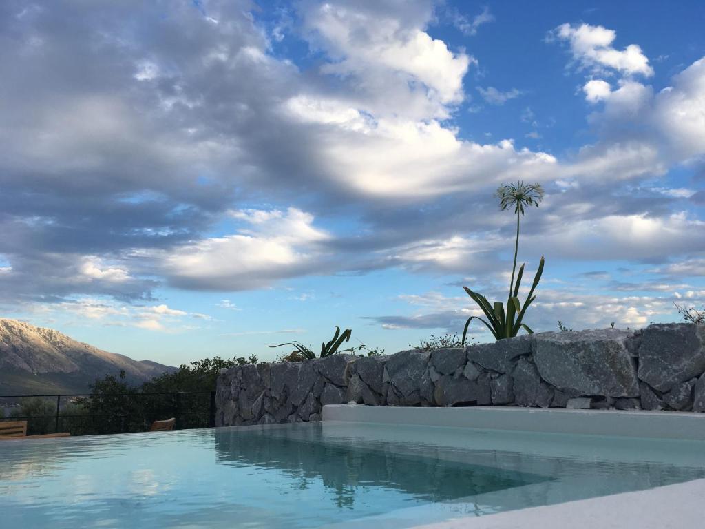 Villa Mytikas Detached 3 Bed Villa Private pool and Jacuzzi