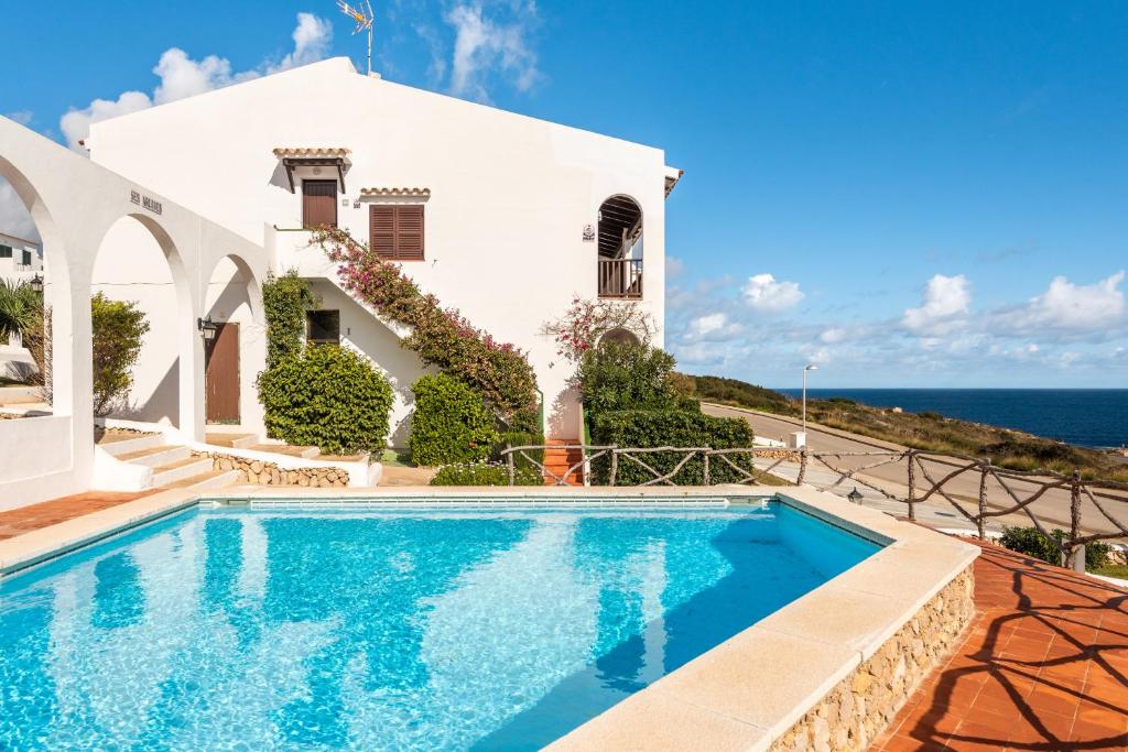The swimming pool at or close to Apartamento Ses Arcades 10