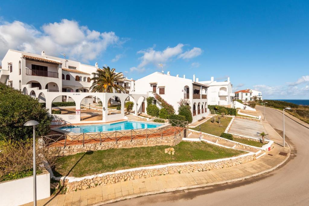 The swimming pool at or close to Apartamento Ses Arcades 10